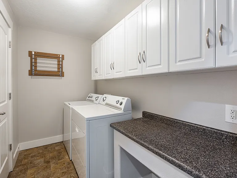 157 W Springview Dr #1 — Photo 7