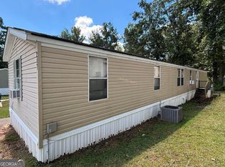 217 Skyline Dr, Fayetteville, GA