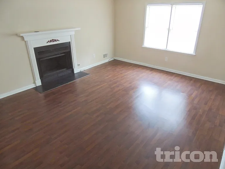 1102 Plantation Dr SE — Photo 4