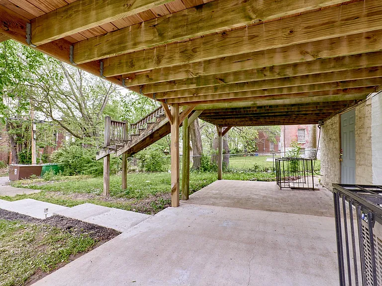 1421 N Park Pl — Photo 80