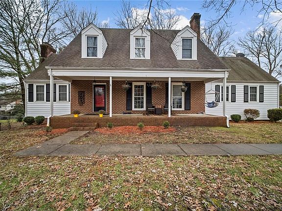 2nd image of 9705 Wildbriar Ln