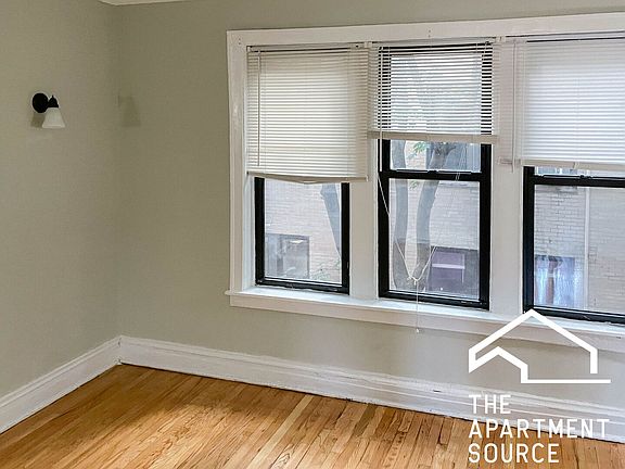 2nd image of 619 W Melrose St APT D2