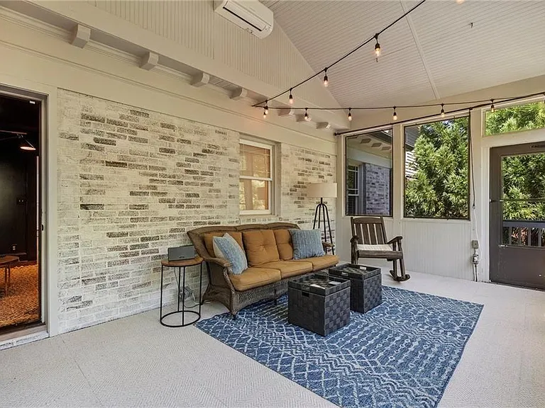 663 Yorkshire Rd NE — Photo 33