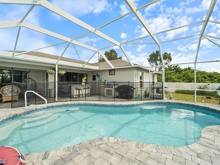 1021 Alvin Ave — Photo 29