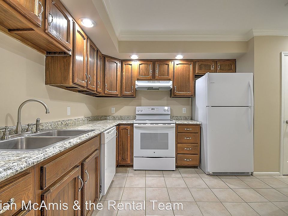 1st image of 1900C Manor Ct