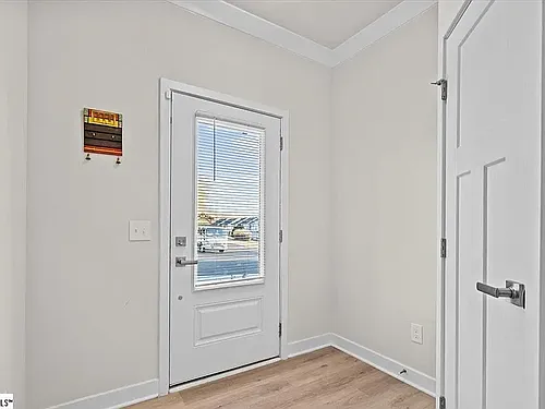 73 Connaught Ct Photo 1