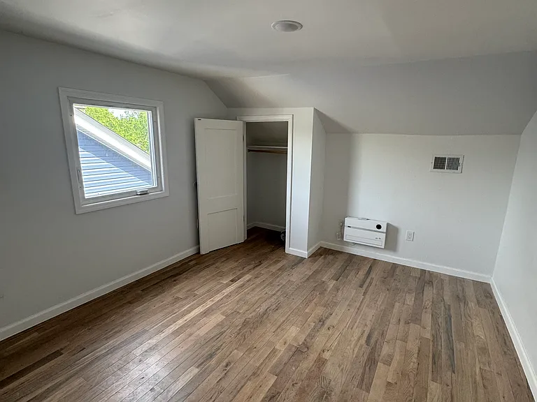 763 Lyons Ave — Photo 5