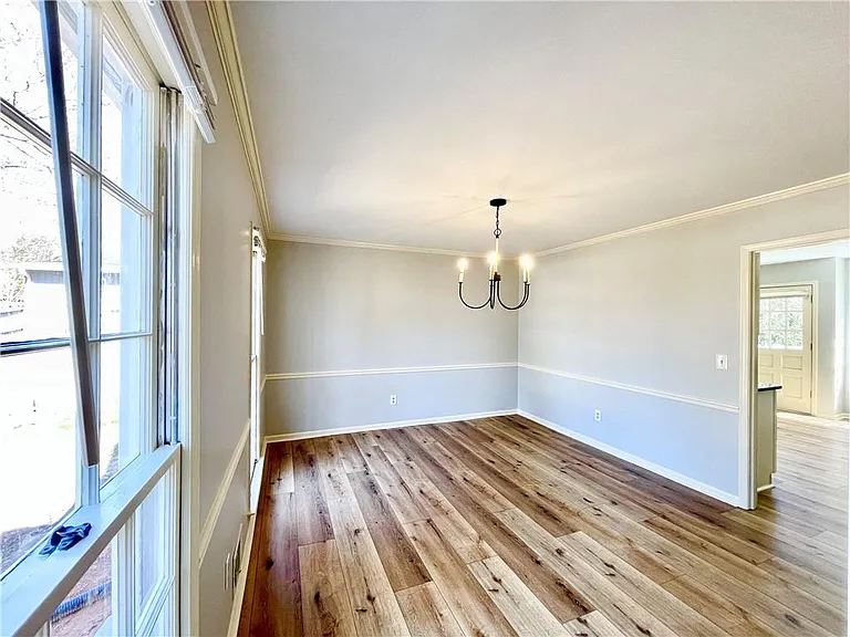 1721 Emerson Ct — Photo 8