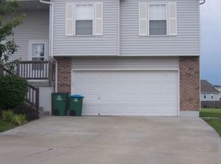 1112 Kaycee Dr, Raymore, MO 64083