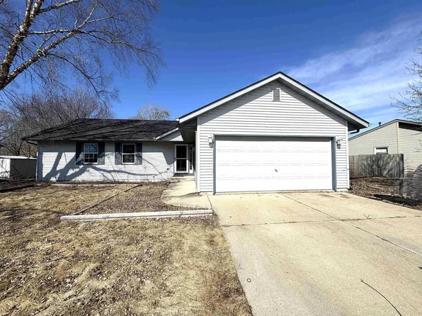 1560 Lasalle Ct, Janesville, WI 53546