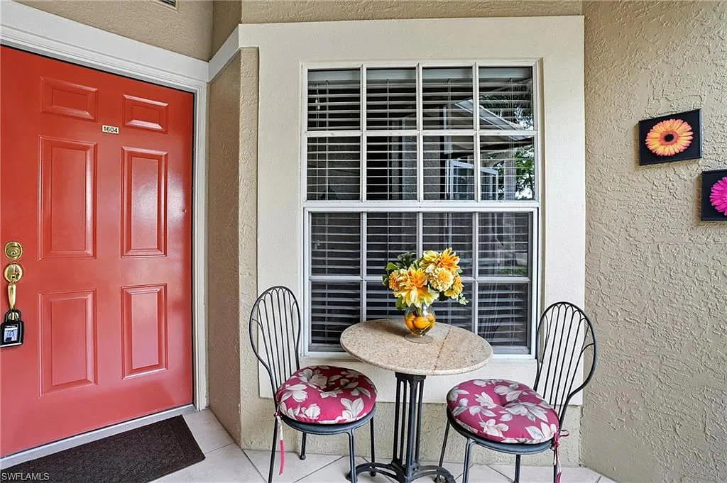 2 bed, 2.0 bath, 1076 sqft, $5,500 — Photo 3