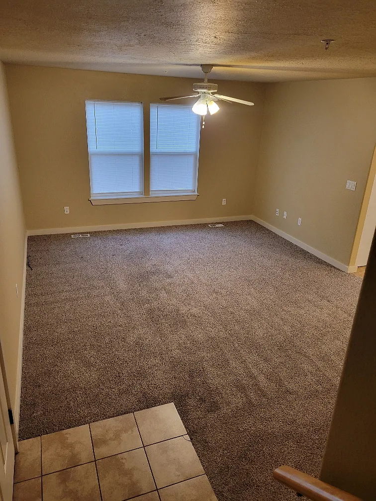 3 bed, 1.5 bath, 1351 sqft, $1,550 — Photo 4