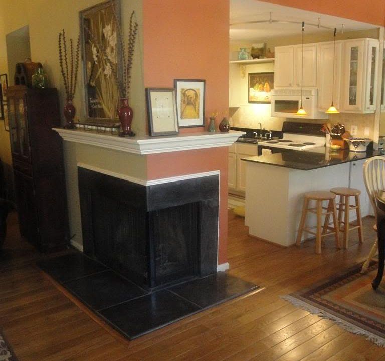 Living Room/Kitchen (see below for more photos)