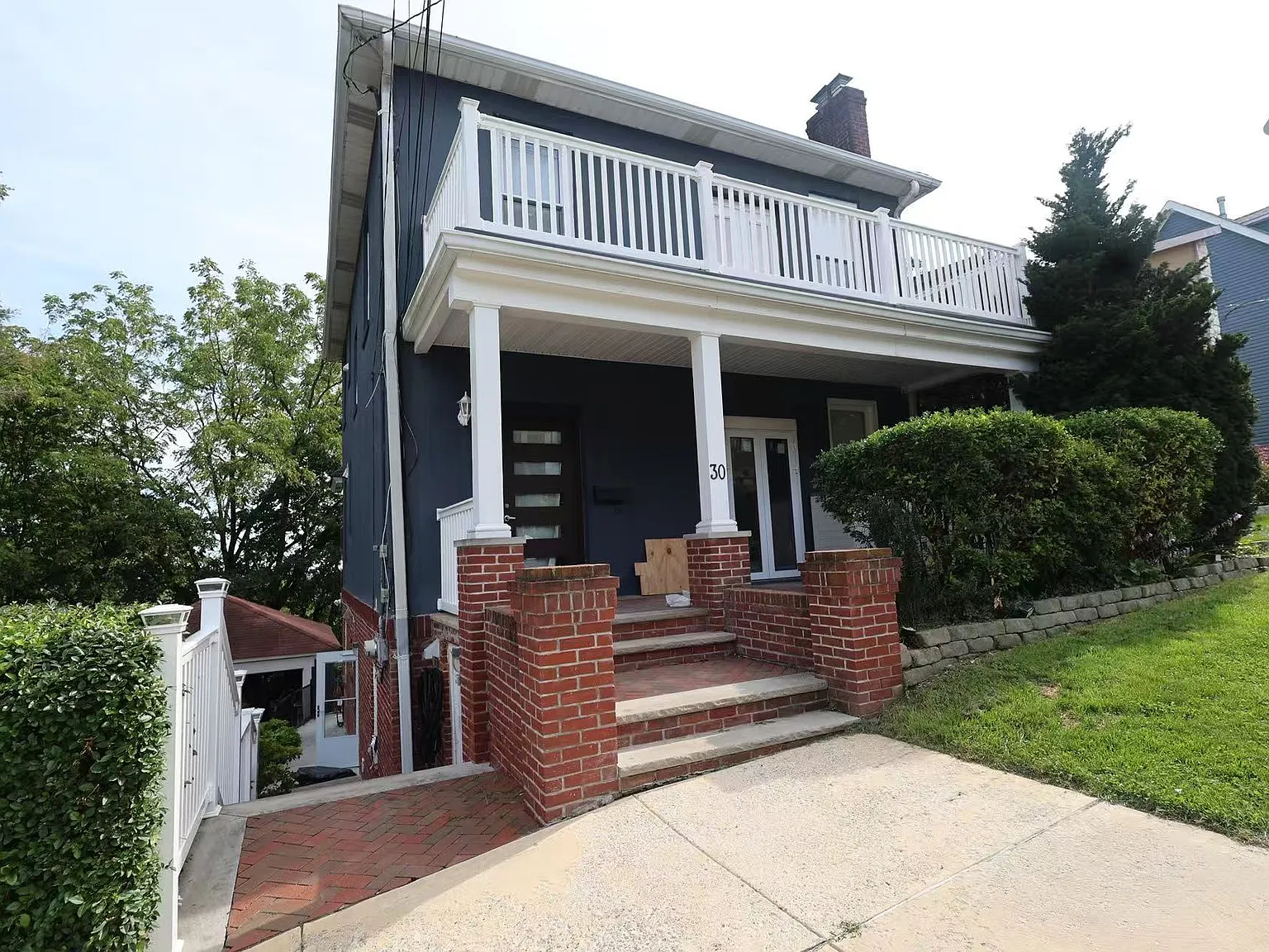 2 bed, 800 sqft, $2,400 — Photo 2
