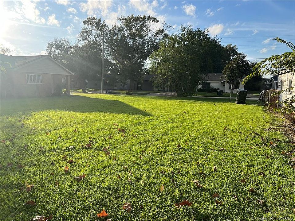 2nd image of 211 Gelpi Dr