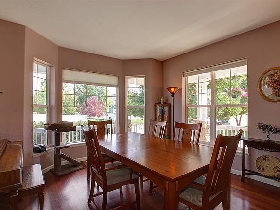 Formal dining