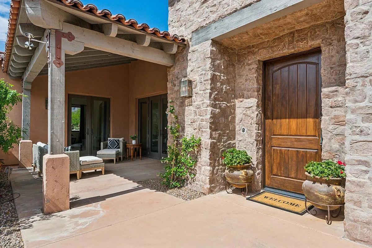 Photo 1 of 28 - 7701 E Golden Eagle Cir - Gold Canyon, AZ Primary Photo - 7701 E Golden Eagle Cir