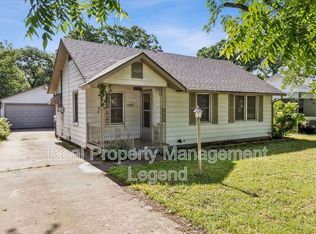 2006 Oakwood St, Fort Worth, TX 76117