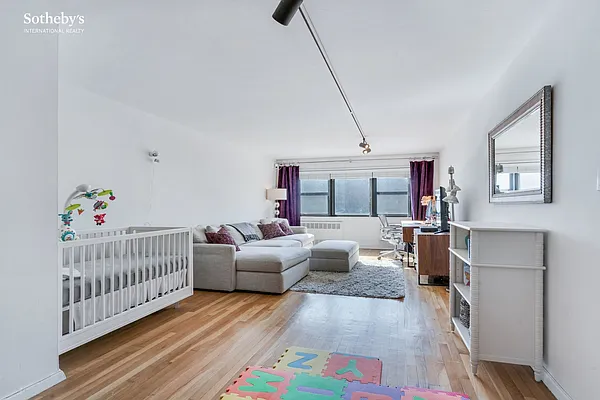 Sold by Sotheby's International Realty | media 4
