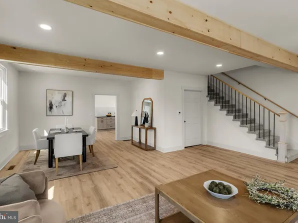 204 N Hoernerstown Rd, Hummelstown, PA 17036