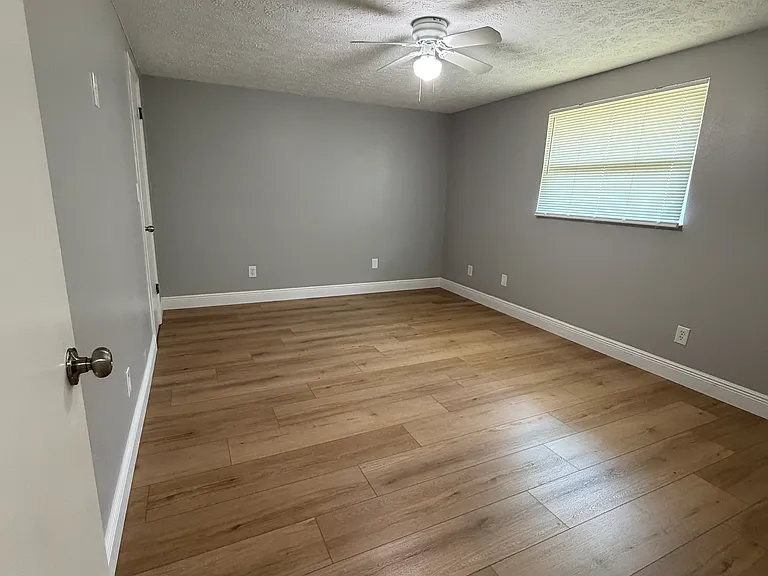 9135 Haverford Ln — Photo 8