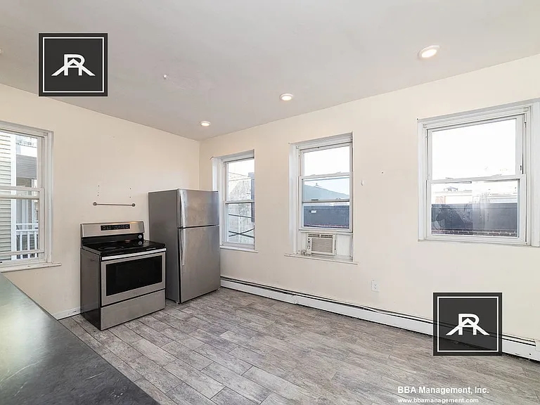 27 Chester St #4 — Photo 2