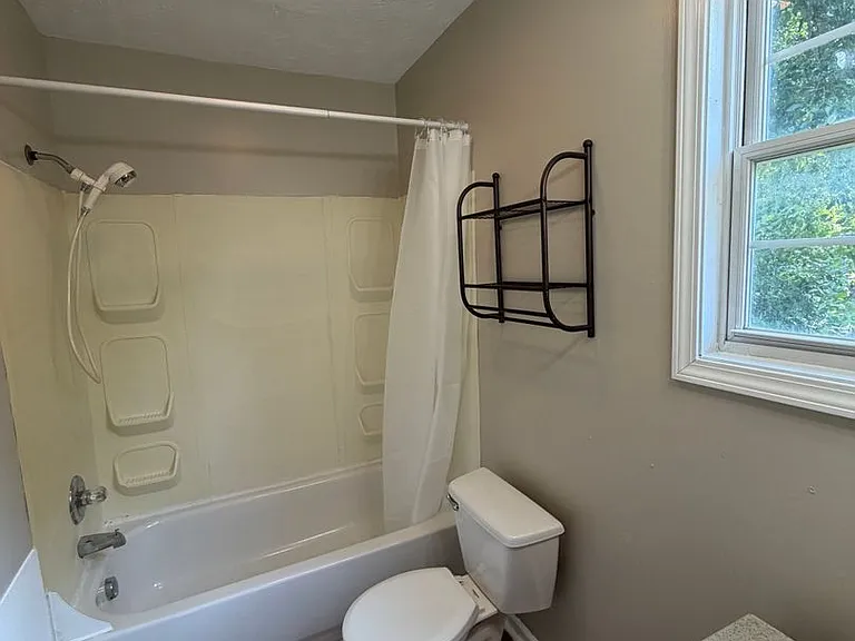 137 Highland Ave — Photo 6
