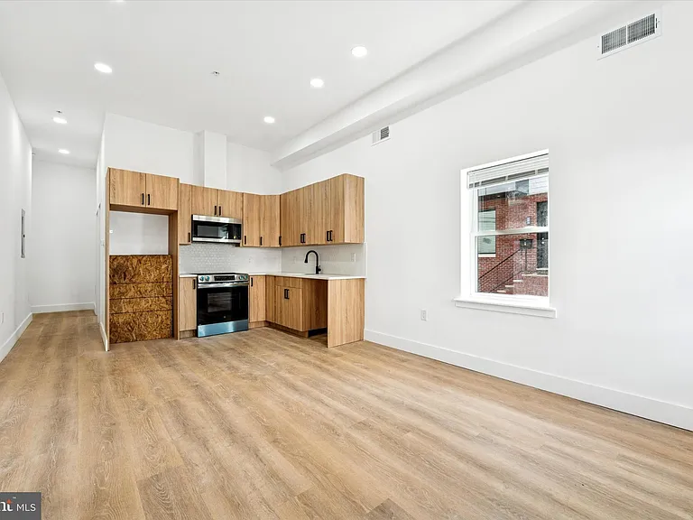 2424 W Thompson St #3 — Photo 7