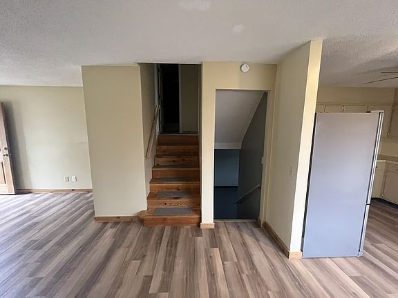 3rd image of 9762 Hadley Dr