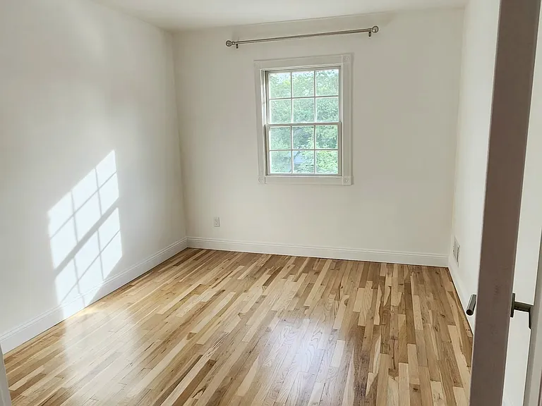 1421 Bell Blvd #2 — Photo 8