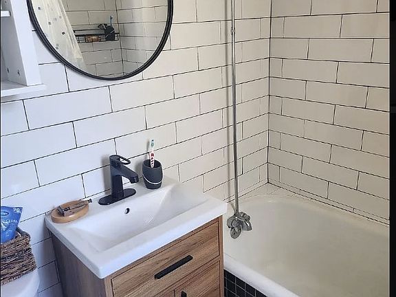 4th image of 192 Canfield Ave #192