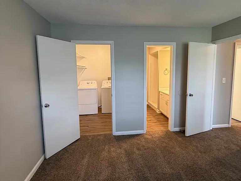 7 Pointe Apartments — Photo 51