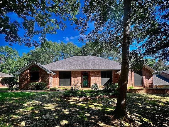 2nd image of 308 Royal Cir
