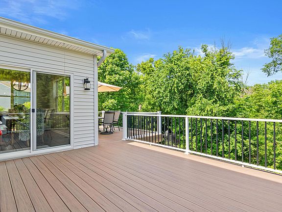 4th image of 2215 Lake Cir