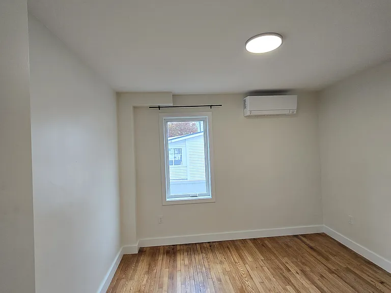 20-22 Poirier Pl #3 — Photo 6