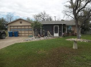 1026 Jackson Rd, Kerrville, TX 78028