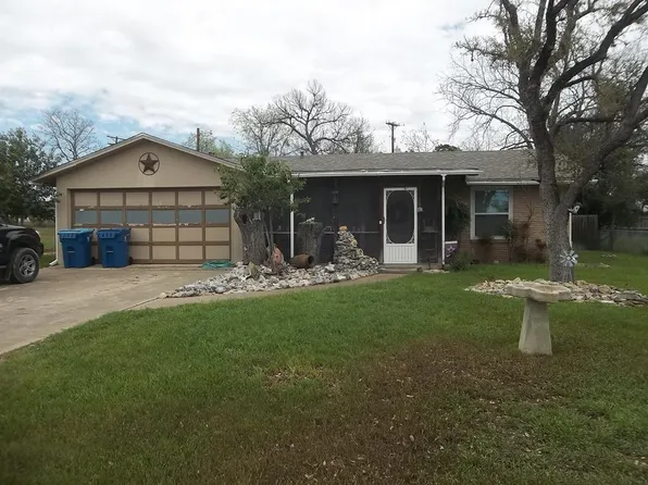 1026 Jackson Rd, Kerrville, TX 78028