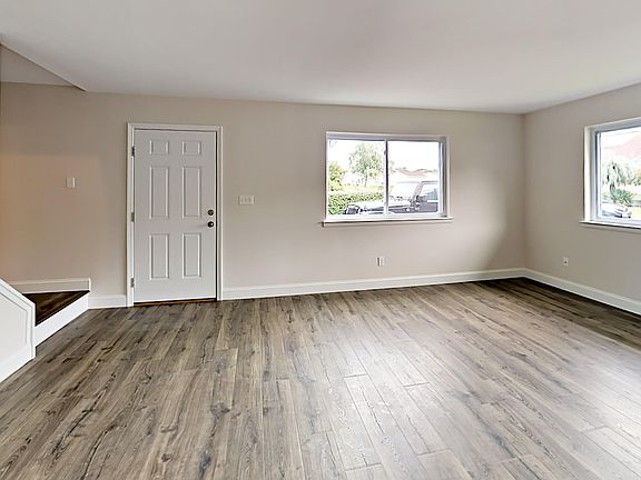 5th image of 26 Kathy Ct #5404