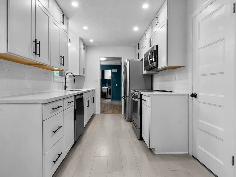 820 Eaglewood Dr — Photo 11
