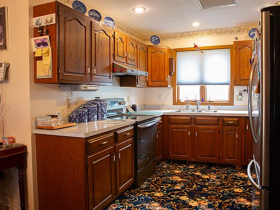 4th image of 225 Loretta Ln