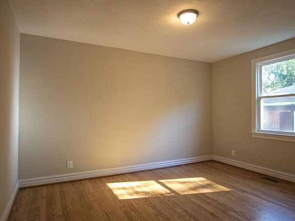 3rd image of 4810 Killam Ave #1