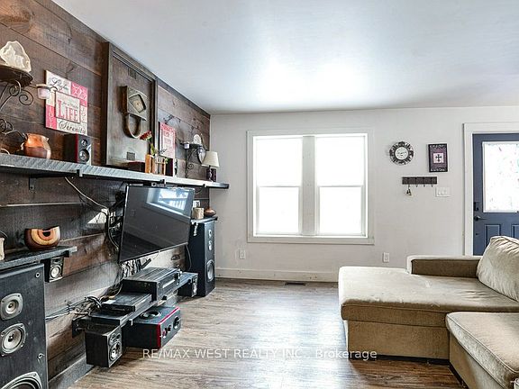 4th image of 1295 Deep Bay Rd