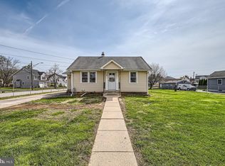 411 N Woodward Dr, Essex, MD 21221