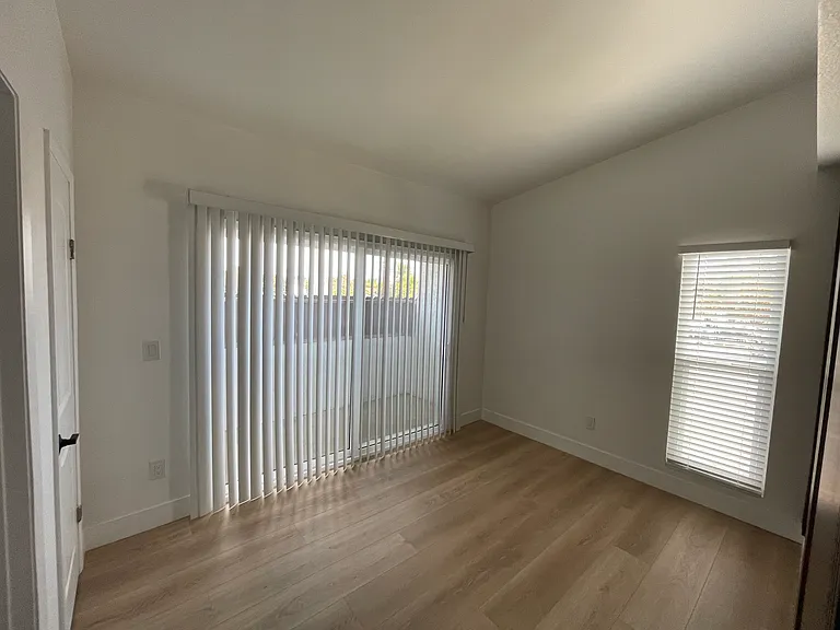 2330 N Grand Ave #18 — Photo 7