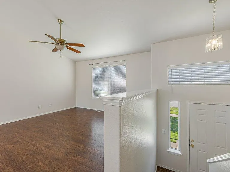 1179 W Cardinal Ave — Photo 3