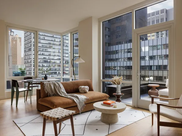 135 East 47th Street image 1 of 17