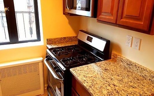 3rd image of 202 Jefferson Ave #4S