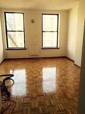 Rented by Warren T Real Estate Corp. | media 26