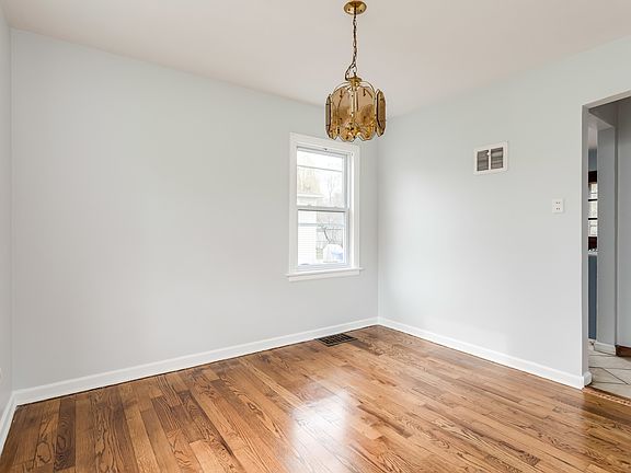4th image of 273 S Warrington Rd
