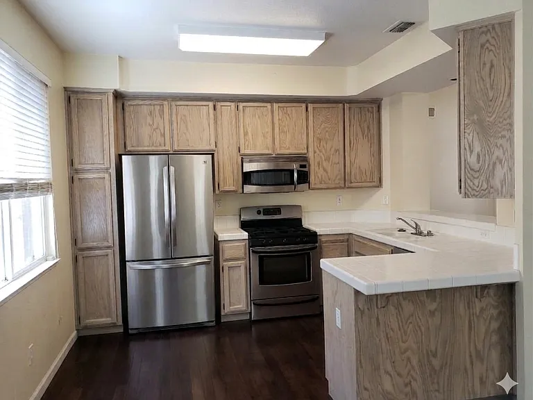 662 Allbrook Dr — Photo 5